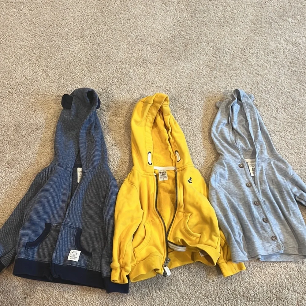 Bundle of Carter’s 12 month clothes - Picture 2 of 16